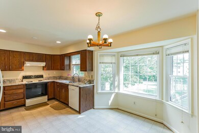 2217 Cedar Mill Ct, Vienna, VA 22182 - photo 3