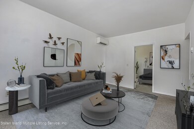 (4) UNIT 1 LIVING ROOM
