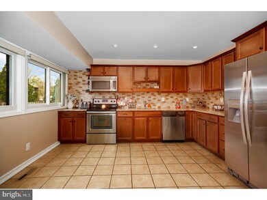 40 Covington Dr, East Windsor, NJ 08520 - photo 4