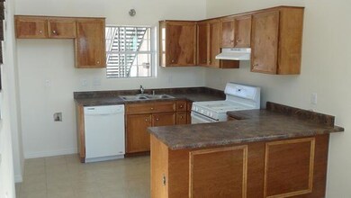 2413 Tremont Ave unit B, El Paso, TX 79930 - photo 7