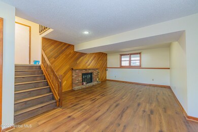 2 Familyroom 1