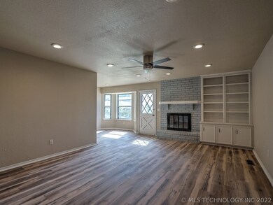 3321 S Ash Place, Broken Arrow, OK 74012 - photo 4