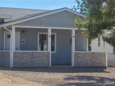 nice front porch!
