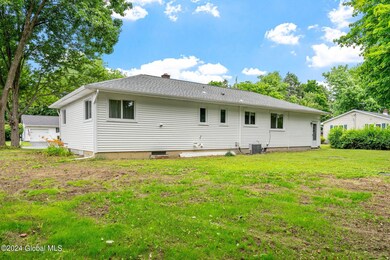 7-web-or-mls-4-holland-ln