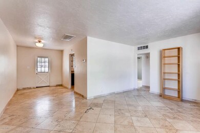4409 N 32ND ST Phoenix AZ-large-007-2-Li