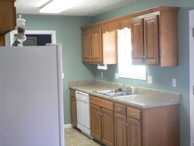 205 Locust St, Manchester, TN 37355 - photo 7