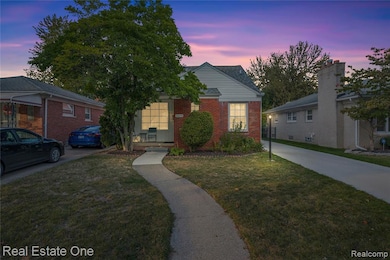 20879 Beaufait St, Harper Woods, MI 48225 - photo 2