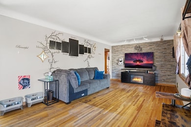 1726 Hyacinth Ave E, Saint Paul, MN 55106 - photo 3