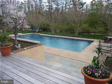 621 Creek Ln, Flourtown, PA 19031 - photo 2