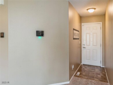 2900 Shadow Creek Ln, Des Moines, IA 50320 - photo 3