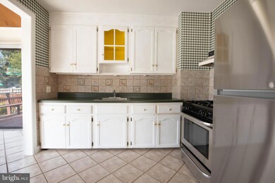 812 Forest Glen Rd, Silver Spring, MD 20901 - photo 6