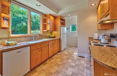 711 Hemlock St, Edmonds, WA 98020 - photo 6