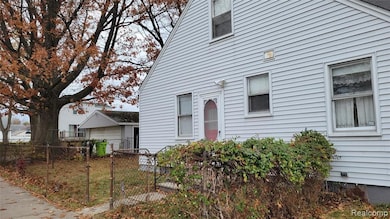 28205 Kaufman St, Roseville, MI 48066 - photo 3