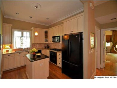 The kitchen features all the cook's favored applia