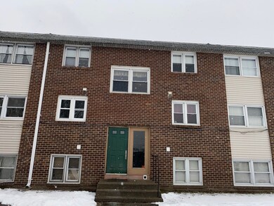 11 Woodbine St unit 6, Pawtucket, RI 02860 - photo 2