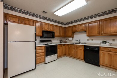 2635 Gateway Ave-5