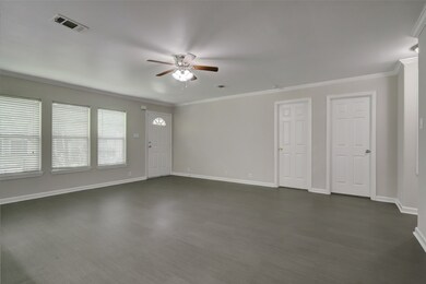 1041 Reverend b j Lewis Dr unit B, Houston, TX 77088 - photo 4