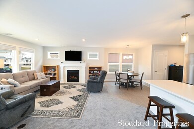 7904 Greendale Dr SE-02