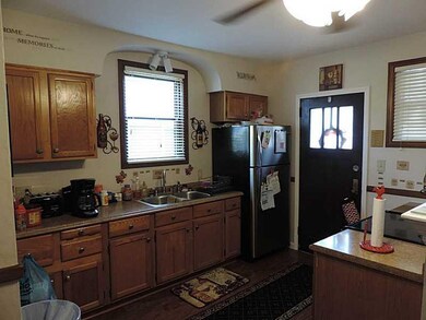 Kitchen. 649 Kitchen