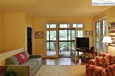 Access to the screened porch!