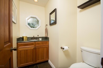 07 Main Floor Half Bath