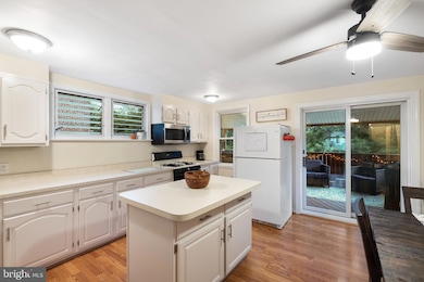 739 Crescent Dr, Glenolden, PA 19036 - photo 7