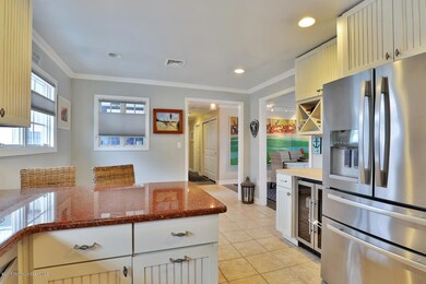 8 River Ln Long Branch NJ-large-009-17-4