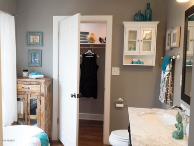 Master Bath/Walk-In Closet