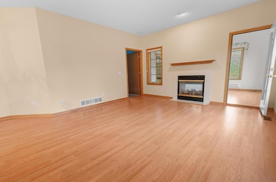 1212 Highridge Ct, Saint Paul, MN 55109 - photo 6