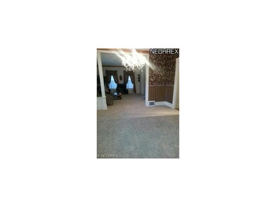 Large DR with new carpet and a great window seat (
