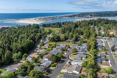 1345 SW Fairway Dr, Waldport, OR 97394 - photo 3