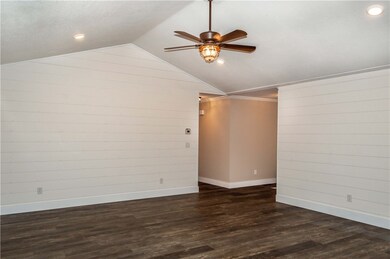 2029 Evergreen Ct, Mattoon, IL 61938 - photo 4