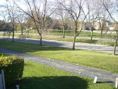 3532 Golfview Dr, Hazel Crest, IL 60429 - photo 2