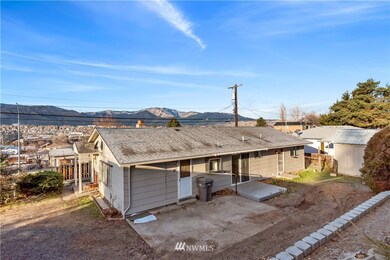 909 N Baker Ave, East Wenatchee, WA 98802 - photo 2