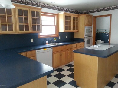 210 Whisperwood Ct, Saylorsburg, PA 18353 - photo 7