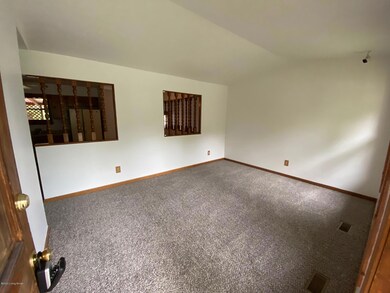 8209 Sandidge Dr, Louisville, KY 40228 - photo 3