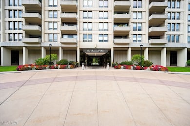 1 Bratenahl Place unit 701, Cleveland, OH 44108 - photo 3
