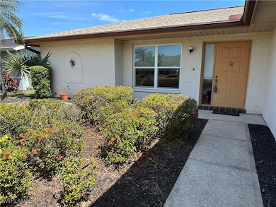 9708 Foxglove Cir unit 33, Fort Myers, FL 33919 - photo 2