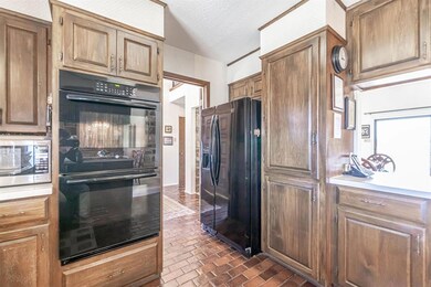 4201 Cimmaron Trail, Granbury, TX 76049 - photo 6