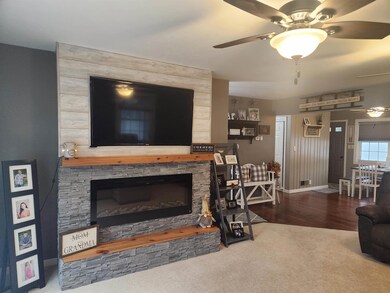 1505 Division St, Decorah, IA 52101 - photo 6