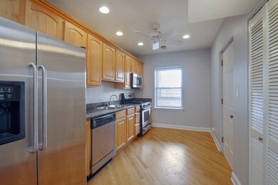 2915 W Granville Ave unit 3E, Chicago, IL 60659 - photo 4