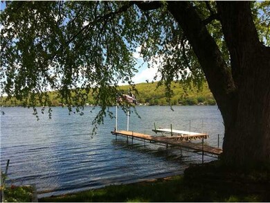 Waterfront/Dock/Pier Level lakefront! NO STAIRS!  