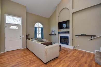 837 W Hickory Nut Ct-7