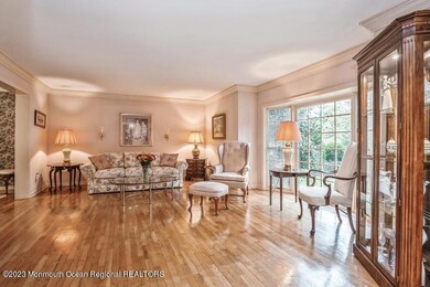 07_71BunkerHillDR_165_LivingRoom_LowRes