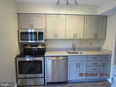 28 Bernadotte Ct, Parkville, MD 21234 - photo 2