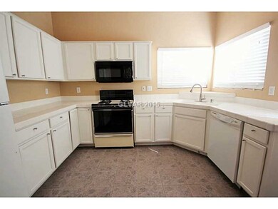 952 Moore Oaks Ct, Henderson, NV 89011 - photo 4