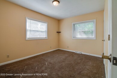 4816 Pleasant Grove Rd, Lansing, MI 48910 - photo 7