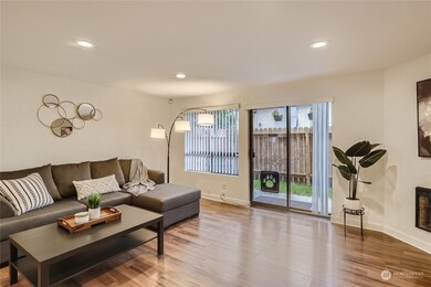 13700 37th Ave S unit D-48, Tukwila, WA 98168 - photo 2