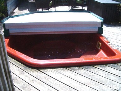 2644 N Fillmore St, Davenport, IA 52804 - photo 6