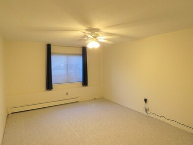 6 Hallmark Gardens unit 4, Burlington, MA 01803 - photo 6